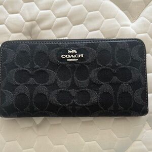 Coach Black Signature Zip Wallet